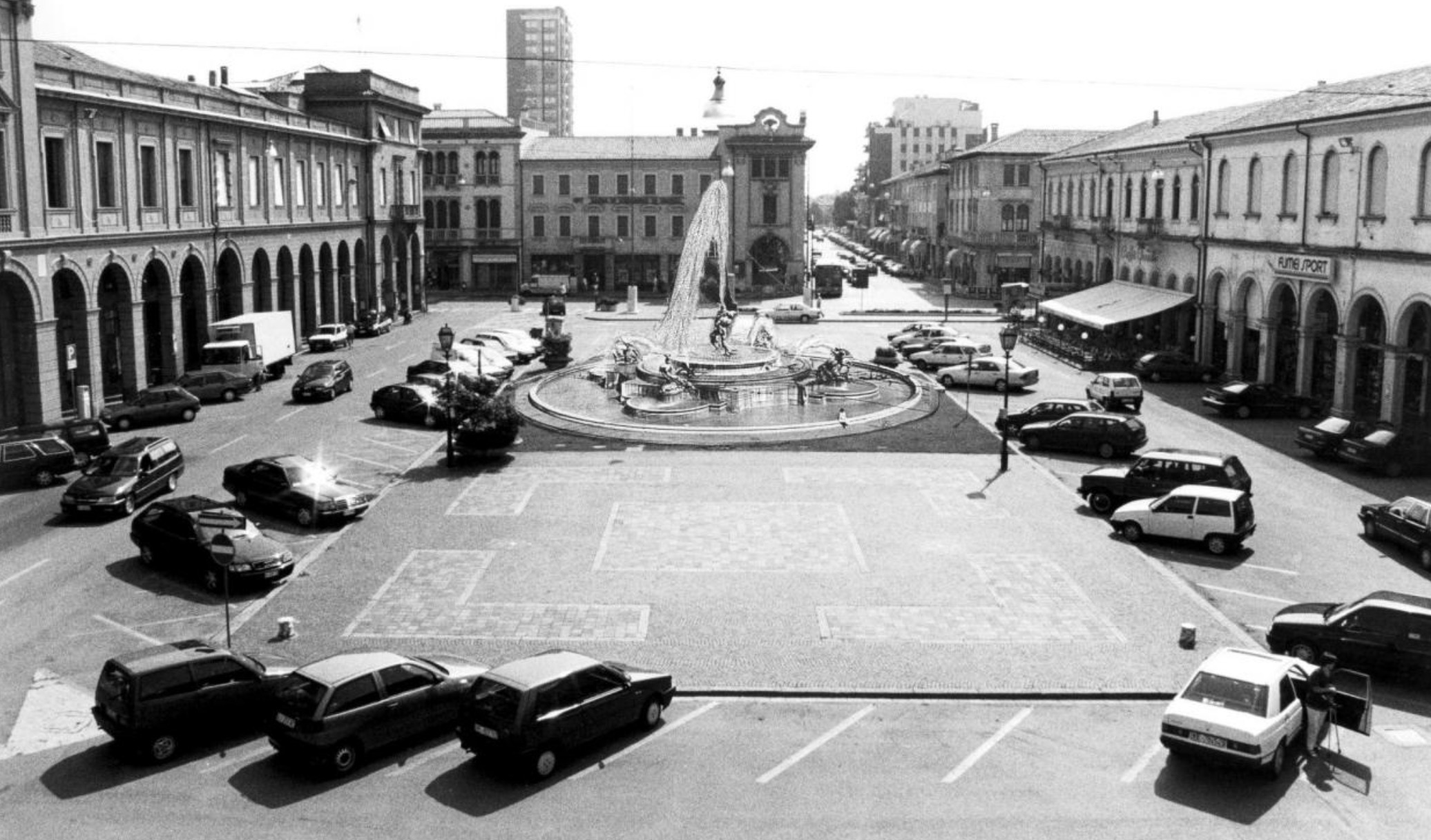 Fotomontaggio Piazza Indipendenza e Municipio